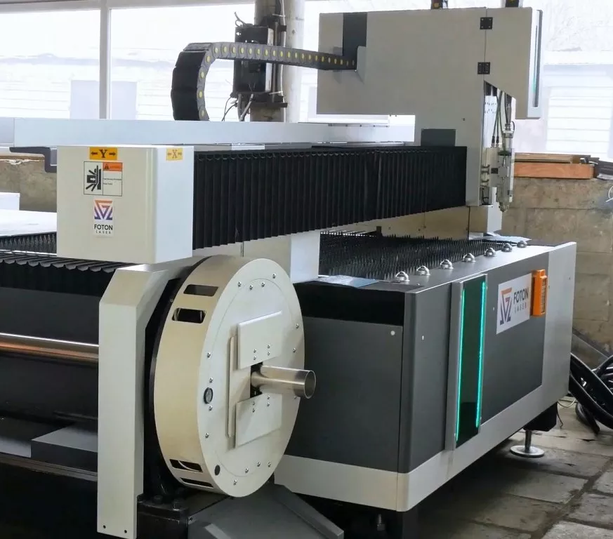 FL-L2040FR-12000-D350-IPG Лазерный станок для резки листового металла и труб